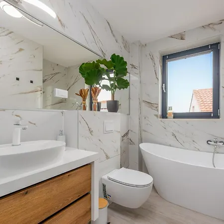 بيت للعطل 3 Bedroom Cozy In *