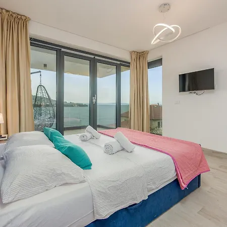 Holiday home Stunning In With House Sea View *