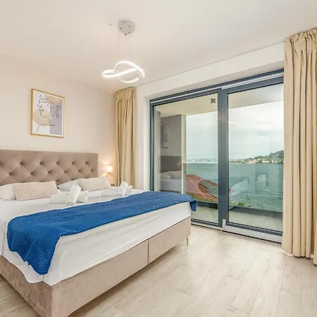 Stunning In With House Sea View Holiday home *