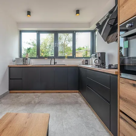 Holiday home Stunning In With House Sea View Kali