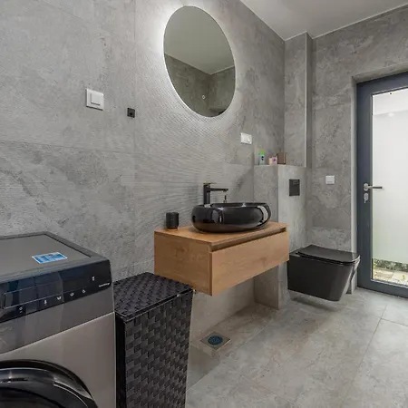Stunning In With House Sea View *