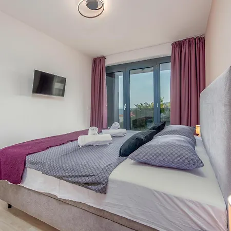 Holiday home Stunning In With House Sea View Kali
