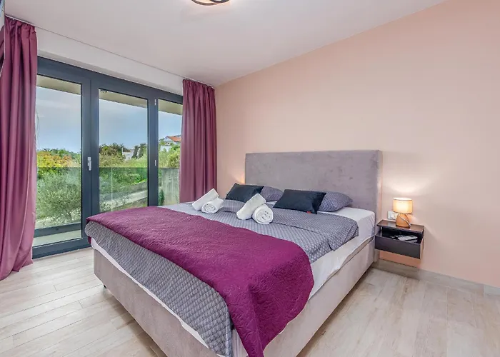 Lovely In With Wifi بيت للعطل *