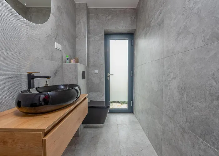 Lovely In With Wifi * كالي